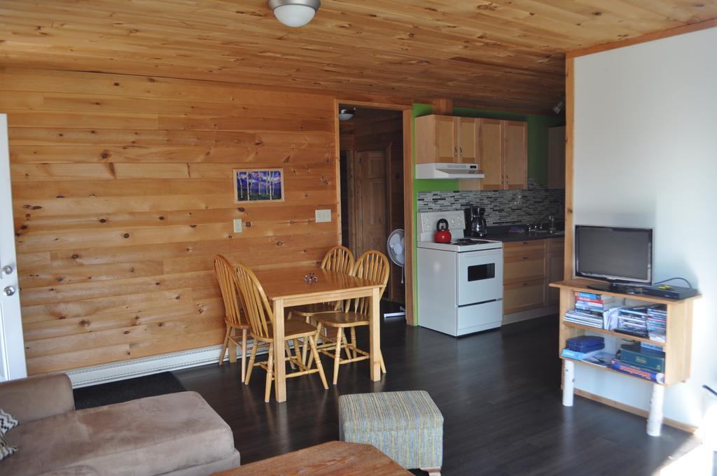 The Sleeping Moose Cottage Birch Plain Экстерьер фото