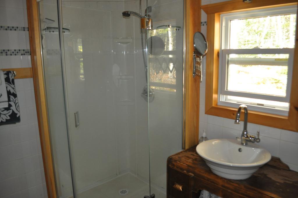 The Sleeping Moose Cottage Birch Plain Экстерьер фото